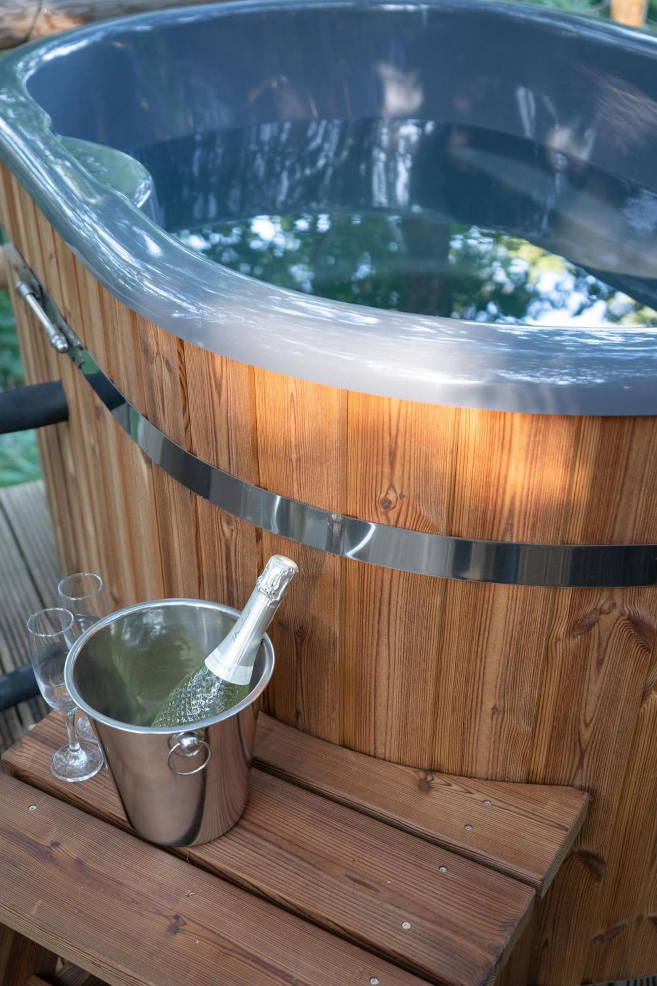 Chestnut Tree House With Hot Tub & Sauna Бармут Экстерьер фото